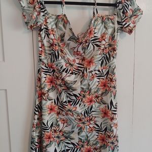 Love @ First Sight cold shoulder short sleeve